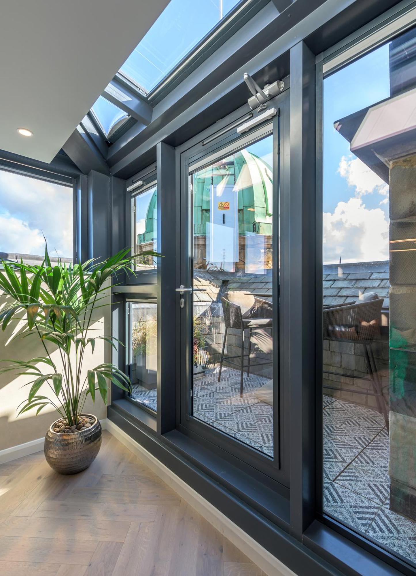 The Righ Penthouse Aparthotel Edinburgh