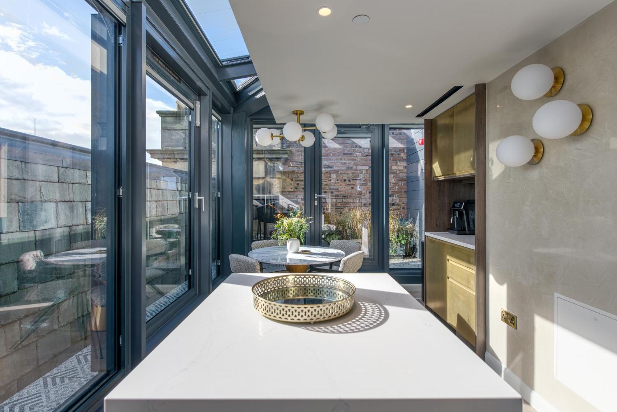 The Righ Penthouse Aparthotel *